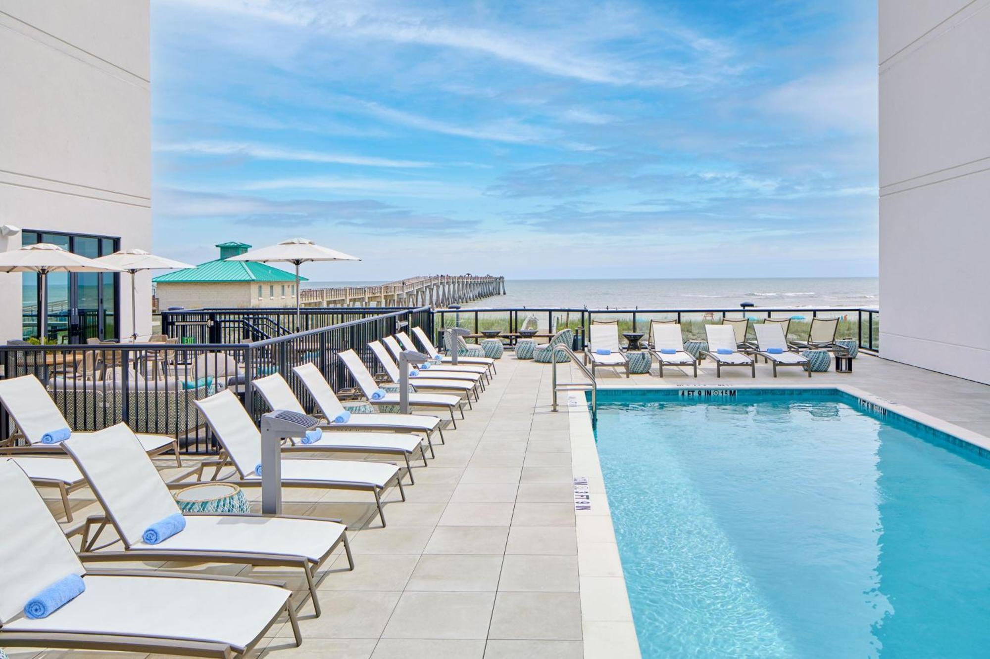 Springhill Suites By Marriott Jacksonville Beach Oceanfront Exterior photo