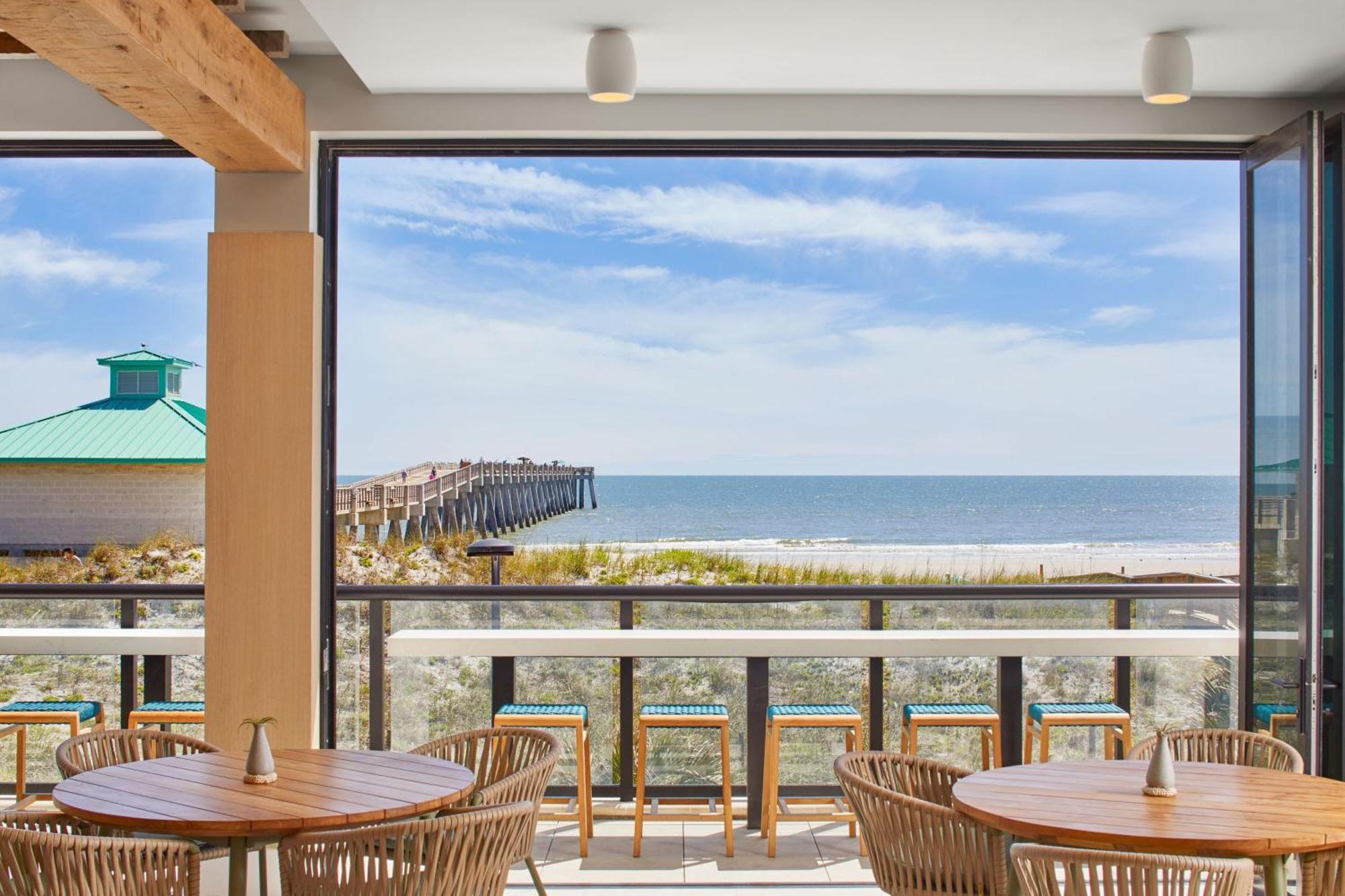 Springhill Suites By Marriott Jacksonville Beach Oceanfront Exterior photo